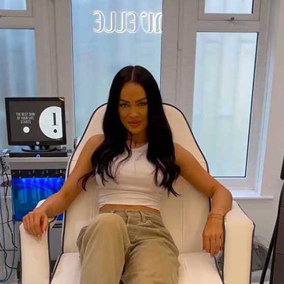 Maddison Sarah inside lavelle clinic for soprano laser hair removal